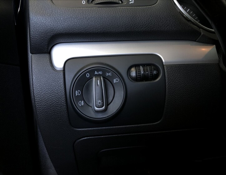 Volkswagen Golf 23