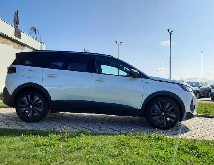 Peugeot 5008 10