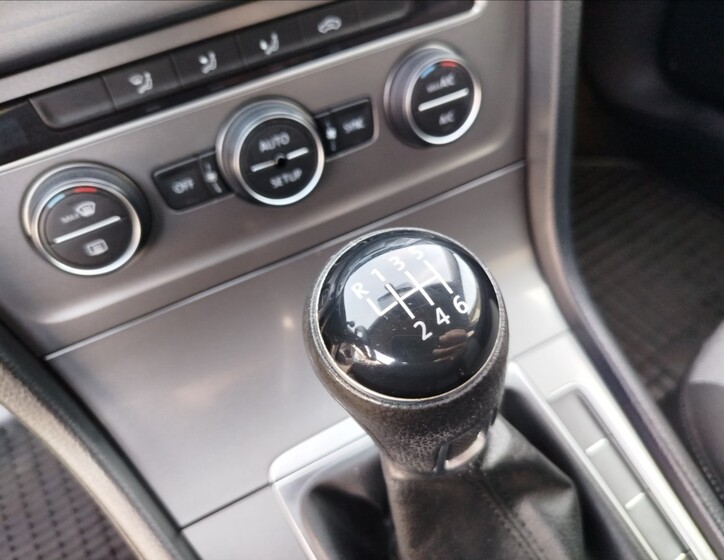 Volkswagen Golf 20