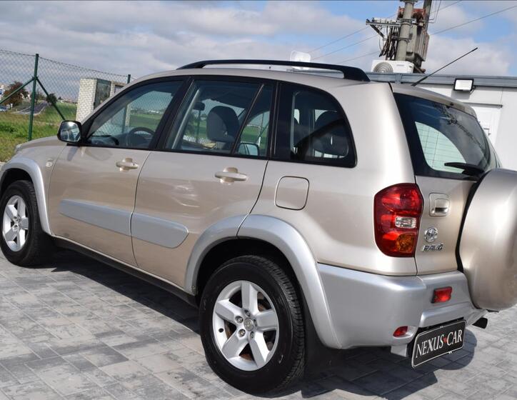Toyota RAV4 7