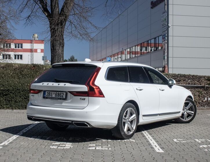 Volvo V90 5