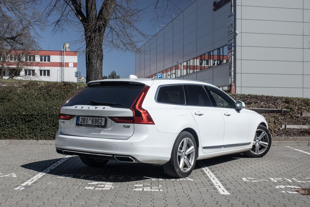 Volvo V90