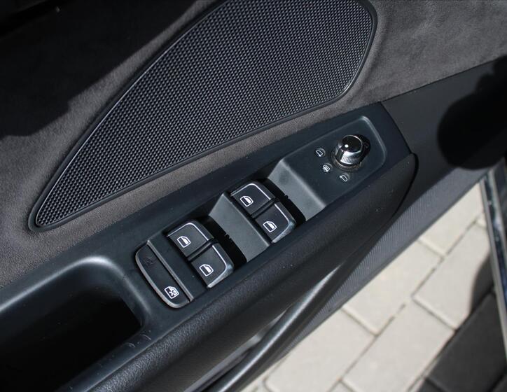 Audi A8 23