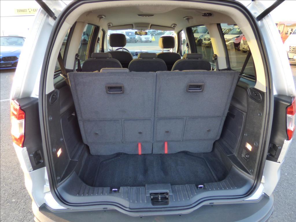 Ford Galaxy 42