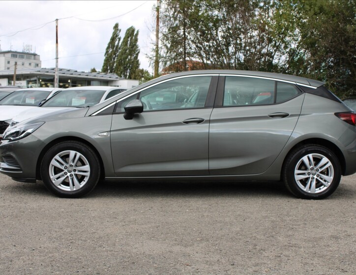 Opel Astra 8