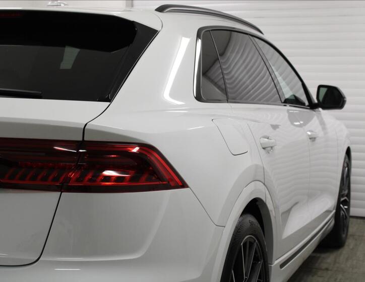 Audi SQ8 56