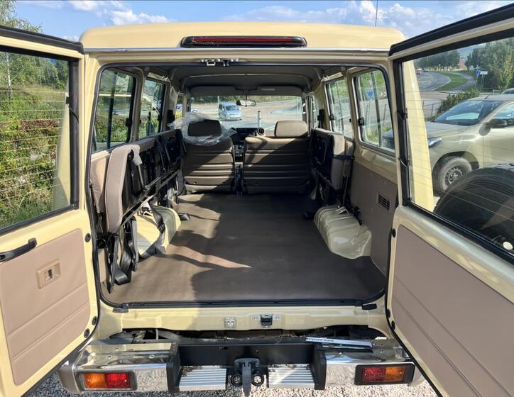 Toyota Land Cruiser 10