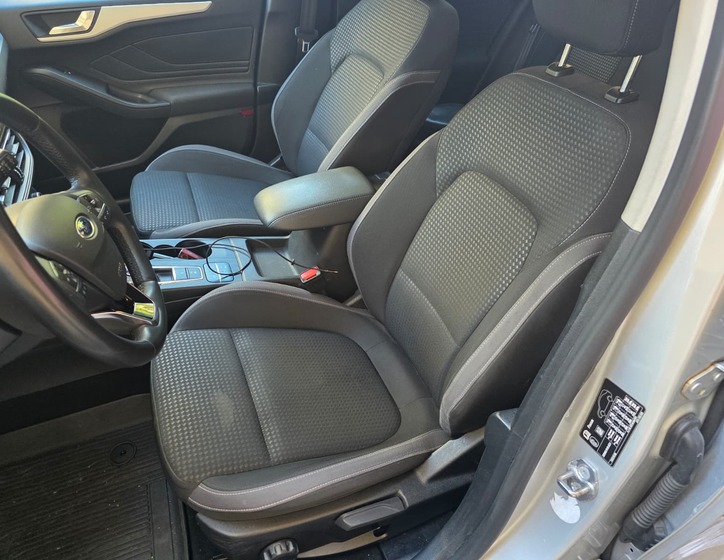 Ford Focus 10