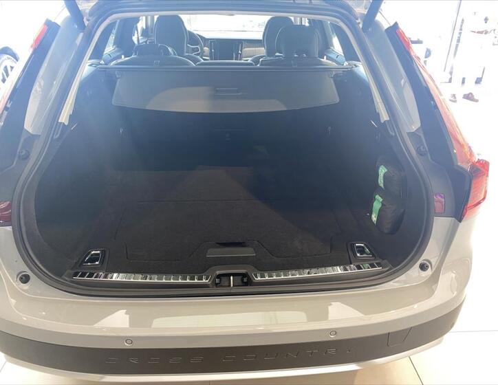 Volvo V90 10