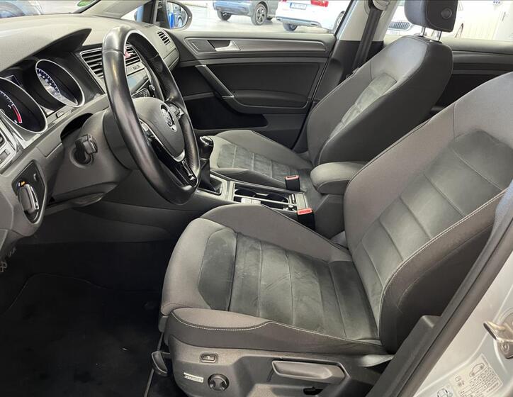 Volkswagen Golf 21