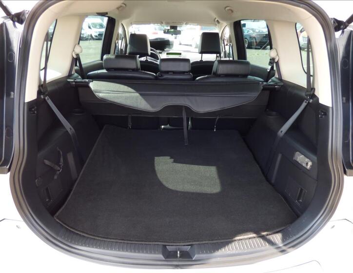 Mazda 5 32