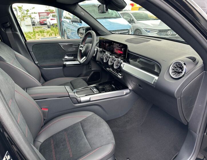 Mercedes-Benz GLB 17