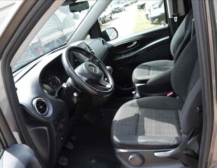 Mercedes-Benz Vito 19