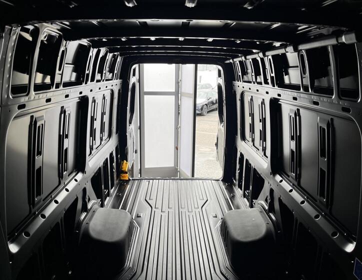 Mercedes-Benz Sprinter 23