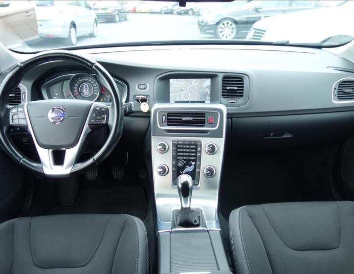 Volvo V60 16