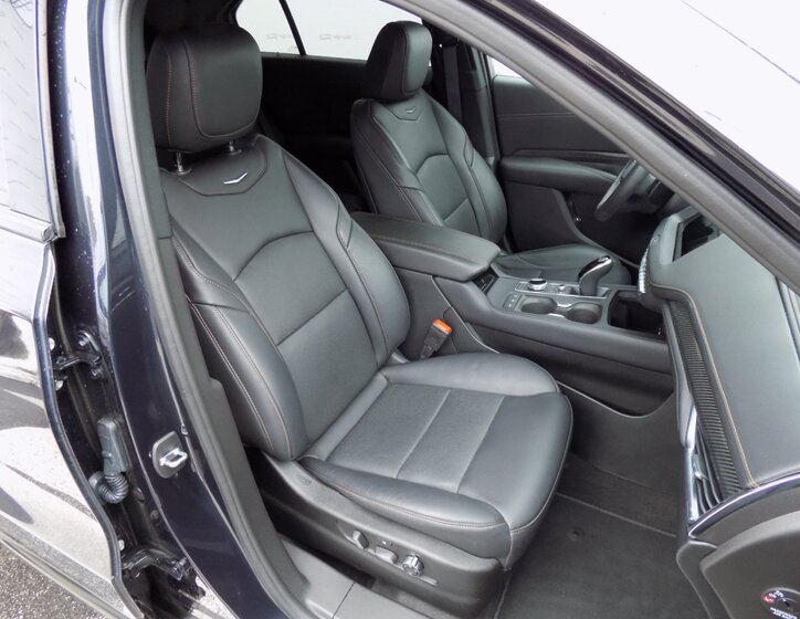 Cadillac XT4 17