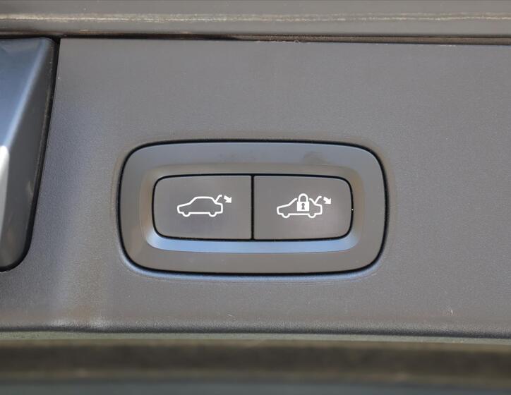 Volvo V90 10