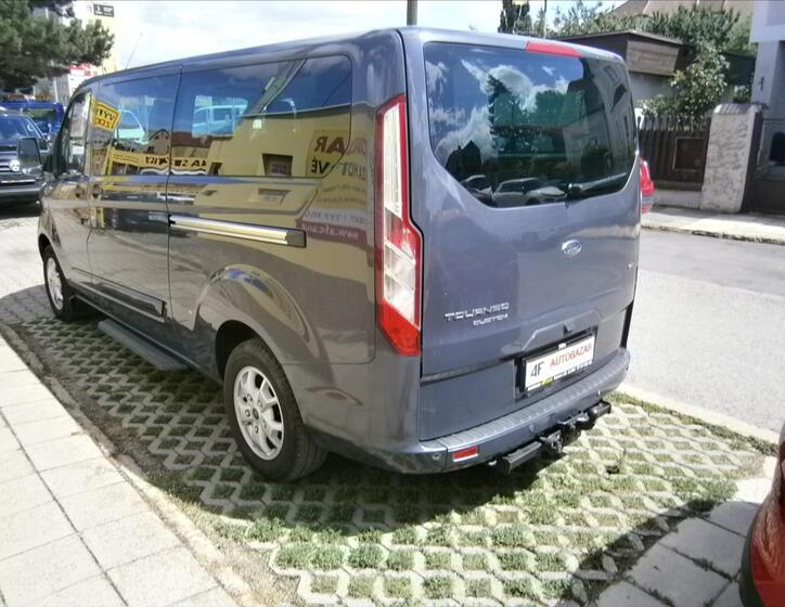 Ford Tourneo Custom 4