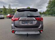 Mitsubishi Outlander 4