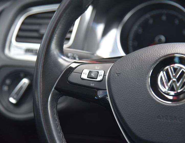 Volkswagen Golf 26
