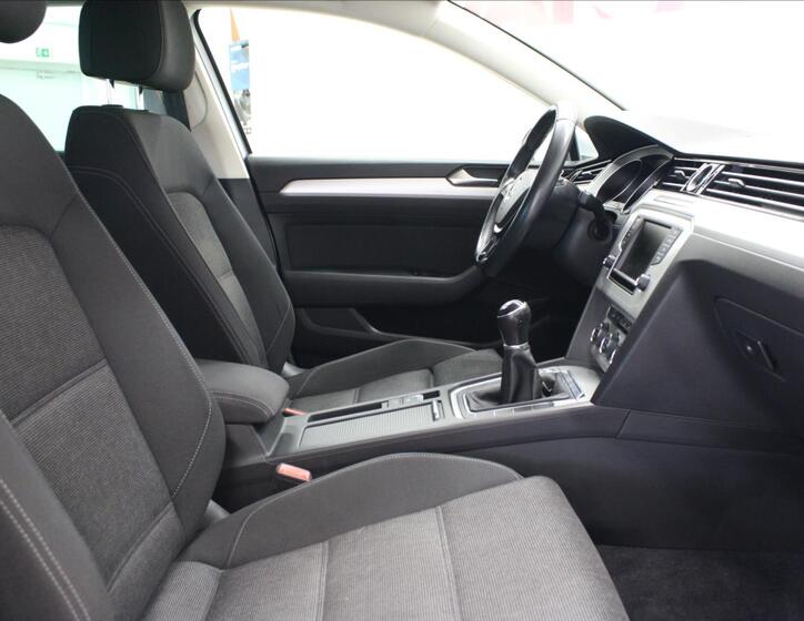 Volkswagen Passat 12