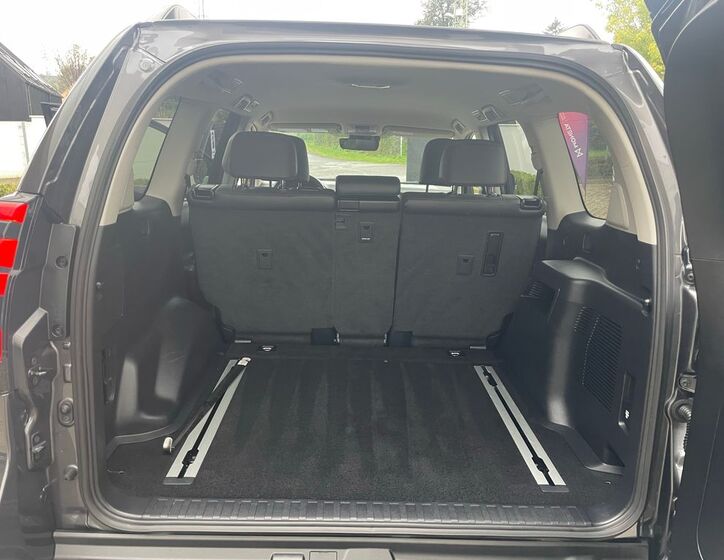 Toyota Land Cruiser 30