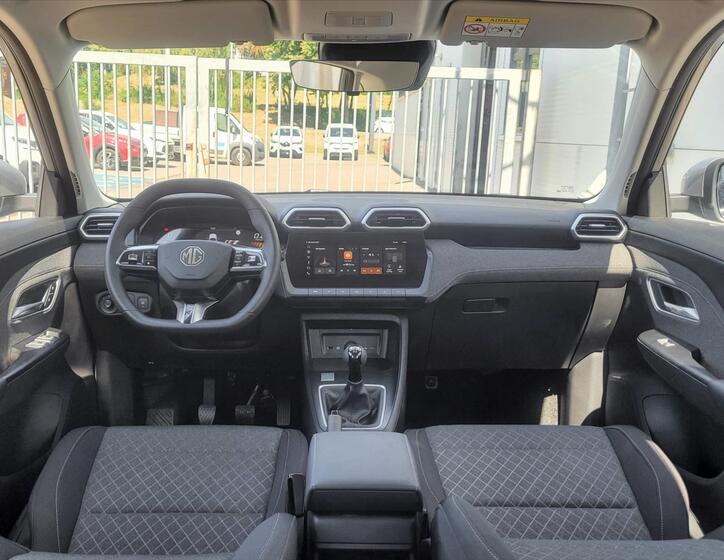 MG ZS 8