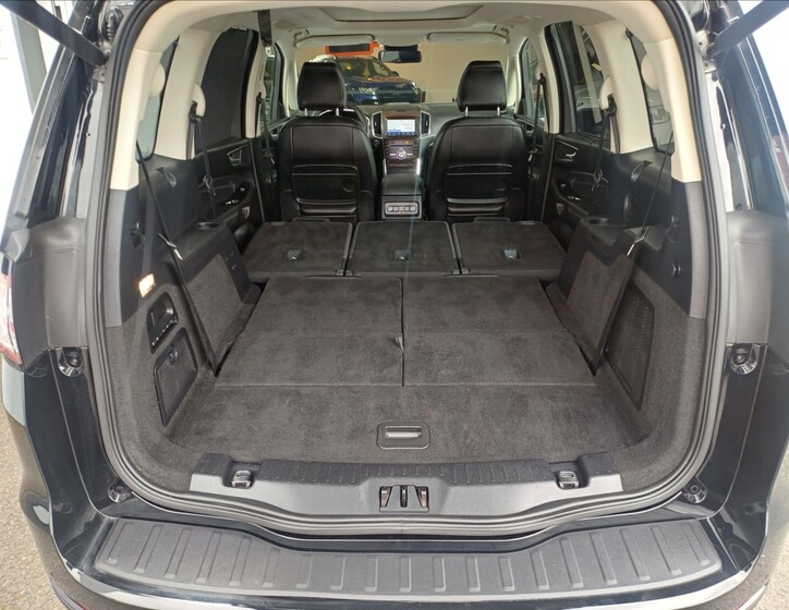 Ford Galaxy 26