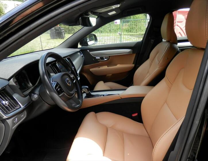 Volvo V90 11