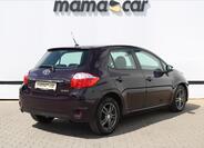 Toyota Auris 7