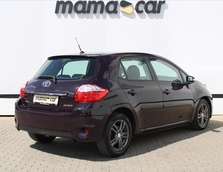 Toyota Auris 7