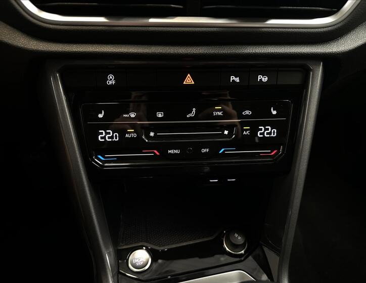 Volkswagen T-Roc 11