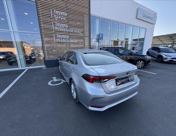 Toyota Corolla 13