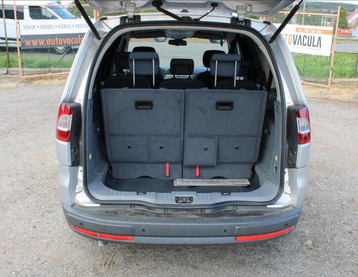 Ford Galaxy 12