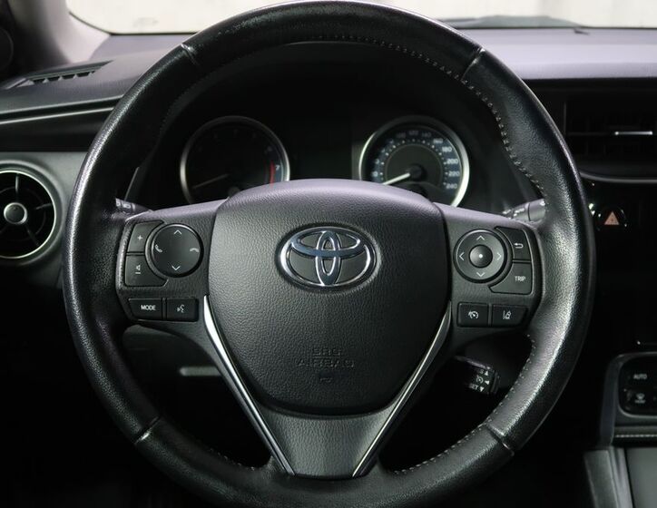 Toyota Corolla 15