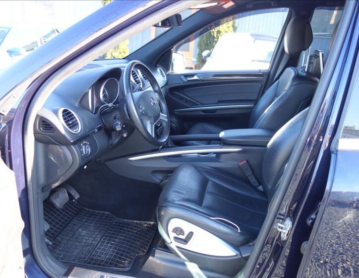 Mercedes-Benz GL 10