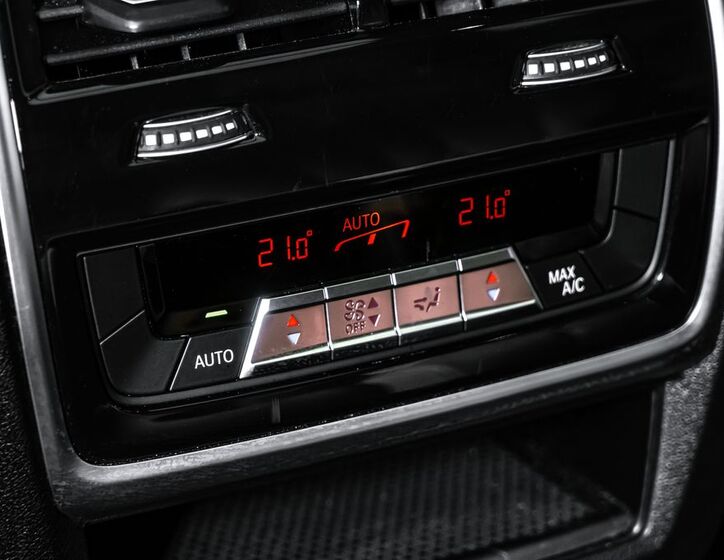 BMW X7 21