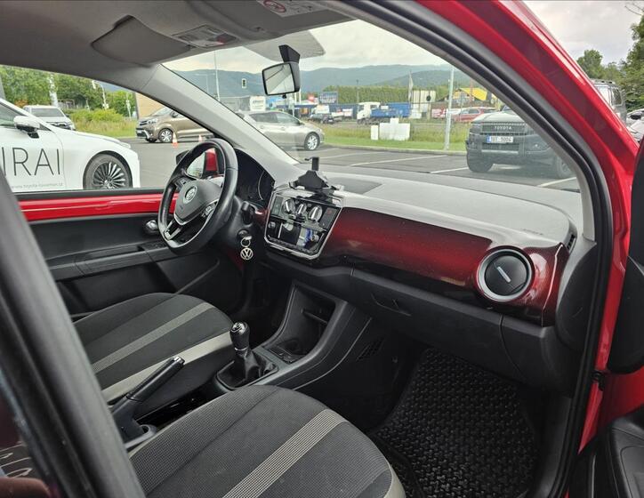 Volkswagen up! 12