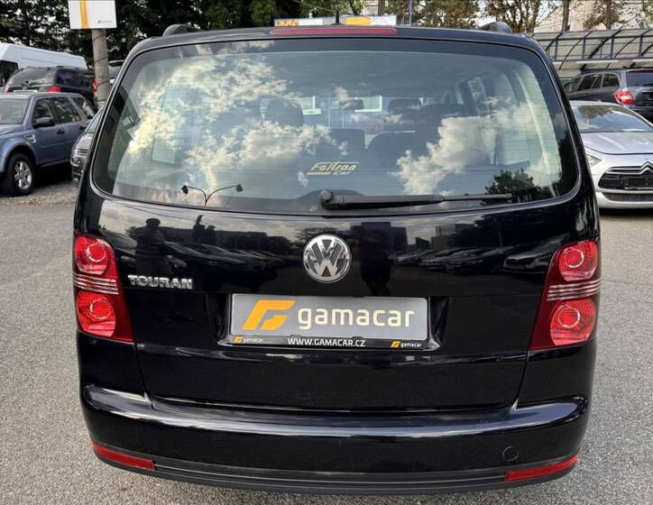 Volkswagen Touran 8