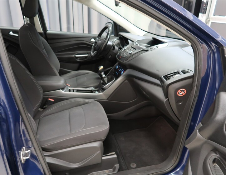 Ford Kuga 10