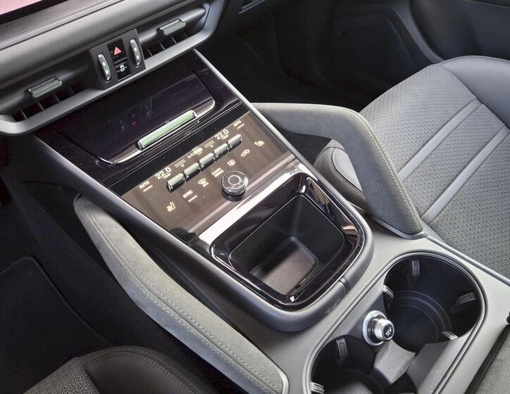 Porsche Cayenne 29