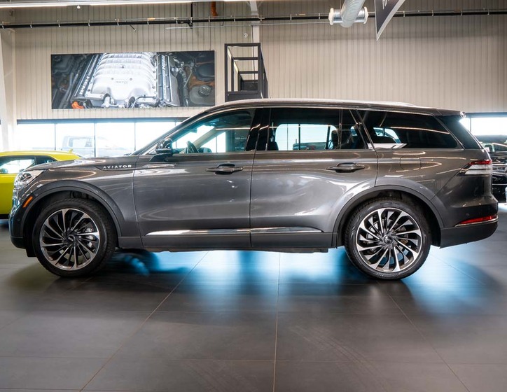 Lincoln Aviator 2