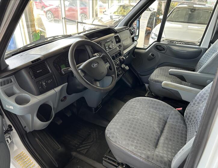 Ford Transit 8