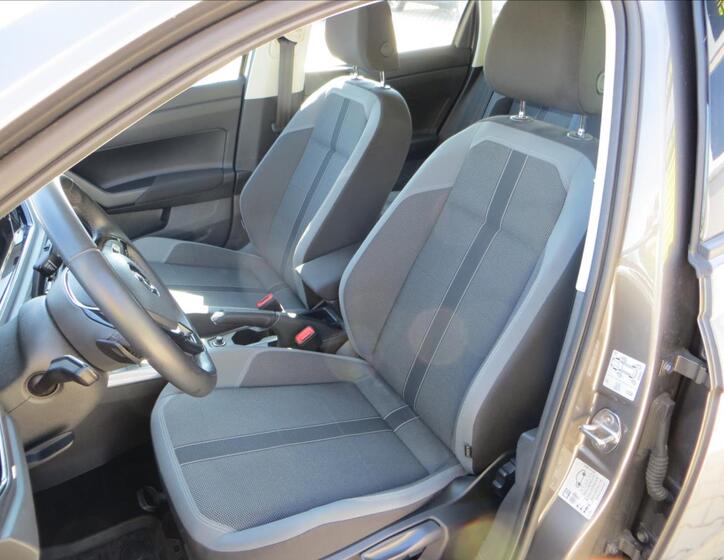Volkswagen Polo 13