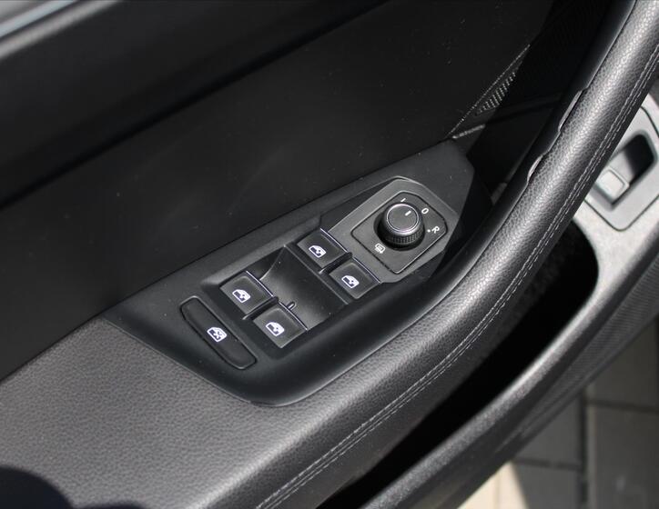Volkswagen Passat 25