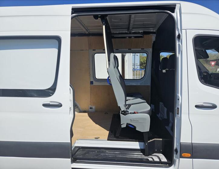 Mercedes-Benz Sprinter 6