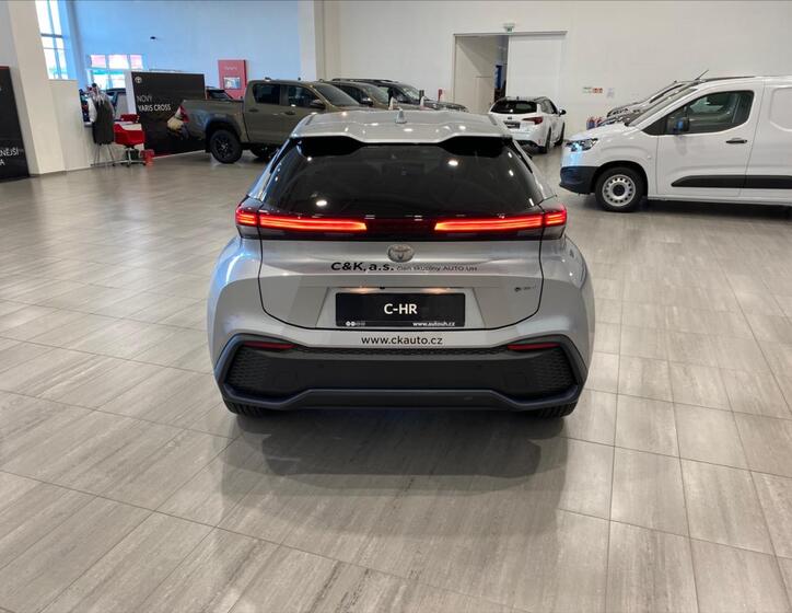 Toyota C-HR 6