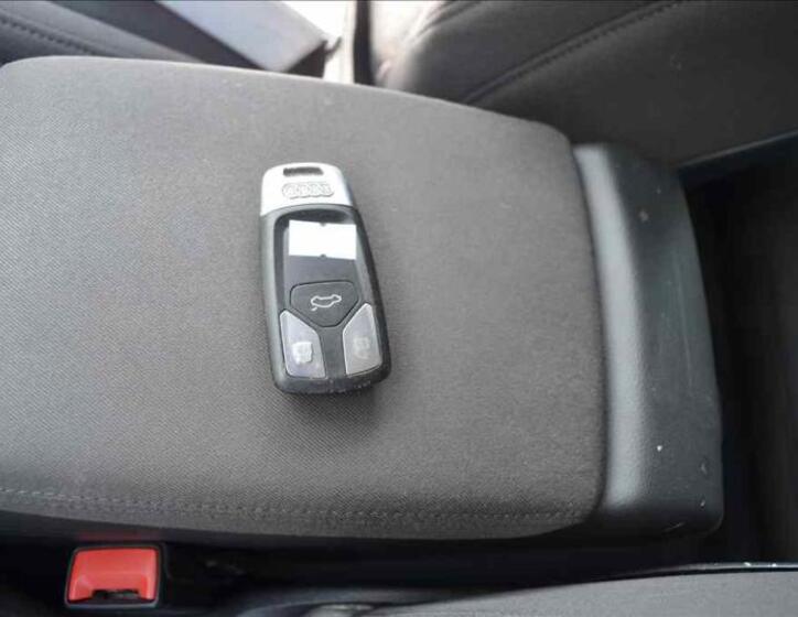 Audi A4 16