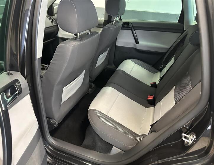 Volkswagen Polo 12