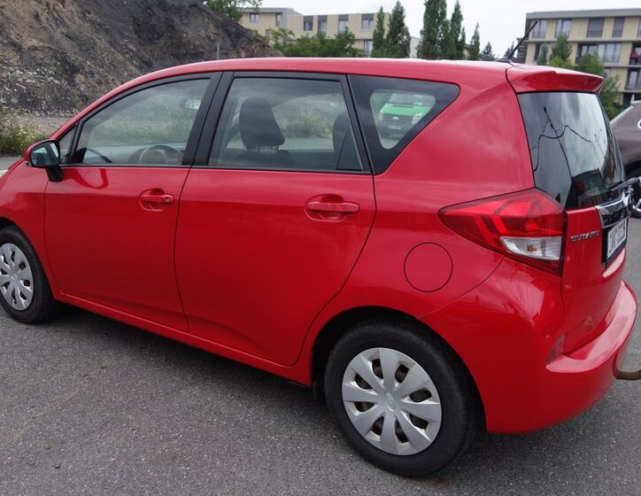 Subaru Trezia 11